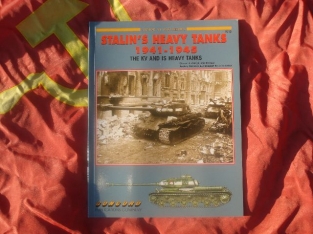 CO.7012  Stalins's heavy Tanks 1941-1945 Soviet tank